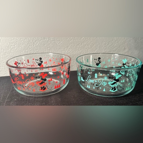 Two Mickey And Minnie Pyrex Bowls No Lids - Picture 1 of 5